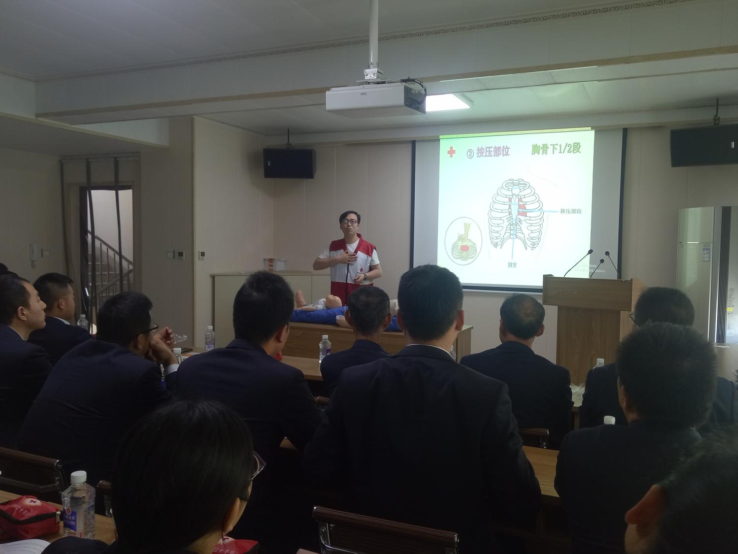 紅十字會應(yīng)急救護(hù)培訓(xùn)進(jìn)企業(yè)，聚力提升員工自救互救能力