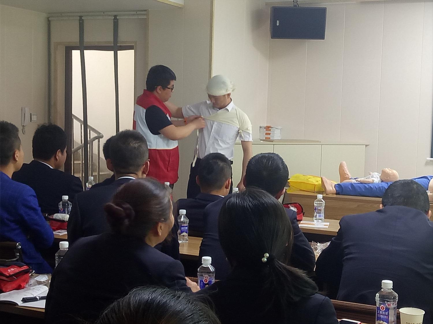 紅十字會應(yīng)急救護(hù)培訓(xùn)進(jìn)企業(yè)，聚力提升員工自救互救能力